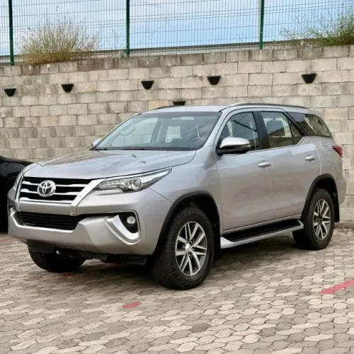 Toyota Hilux SW4 SRX 4X4 2.8 TDI 16V Dies. Aut. 2018