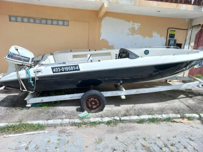 Lancha 20.000, troca por carro ou moto