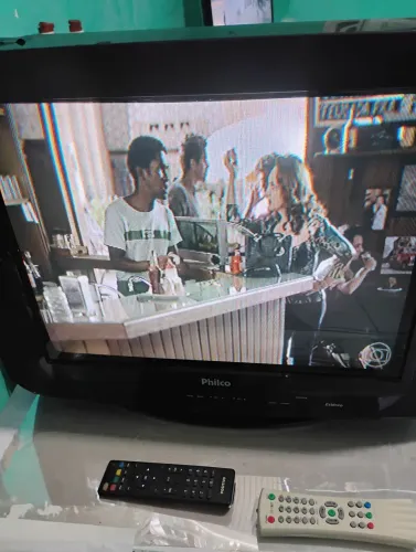 TELEVISÃO PHILCO 21 POLEGADA COM CONTROLE E CONVERSOR COMPLETA