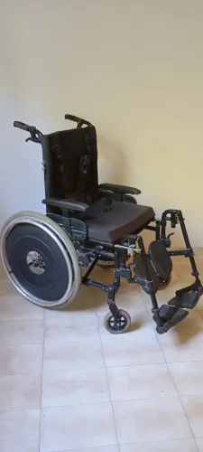 Cadeira de rodas ORTOBRAS reclinavel, dobrável 