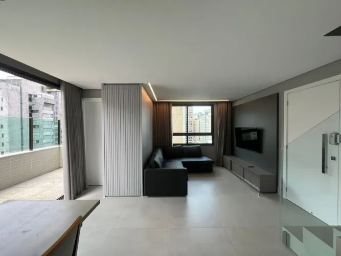 Duplex Garden à Venda no Lourdes BH | 121m² | 2 Quartos | 2 Suítes | 2 Vagas | Vista Praça