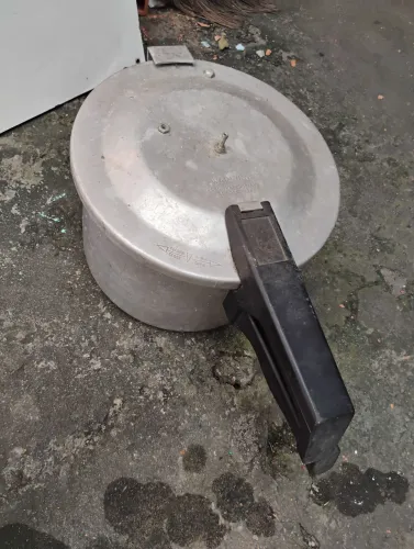 Vende se panela de pressão 10 litros