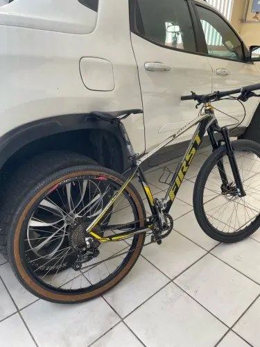 Bicicleta first athymus aro 29