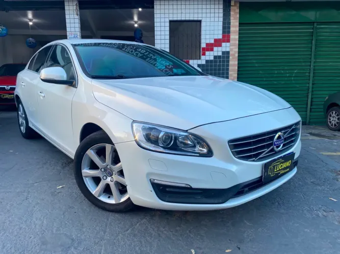 Volvo S60 T-4 Momentum 2.0 190cv 4P 2017