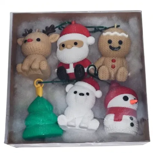 Conjunto de seis pequenos enfeites de Natal