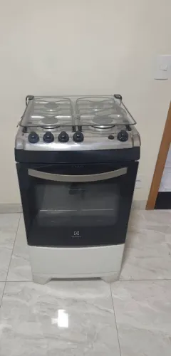 Fogão Eletrolux 4 bocas seminovo
