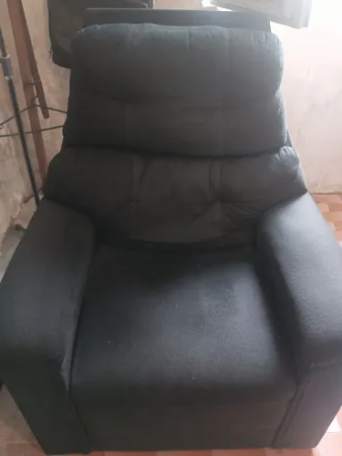 Poltrona reclinável preta