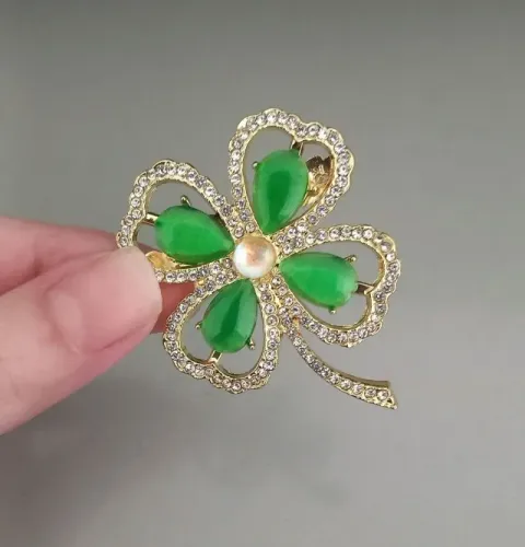 Broche de Trevo com Strass (novo)