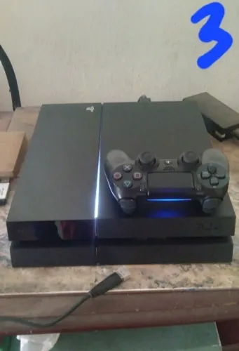 Ps4 desbloqueado 1TB com 35 jogos + controle funcionando perfeitamente. 