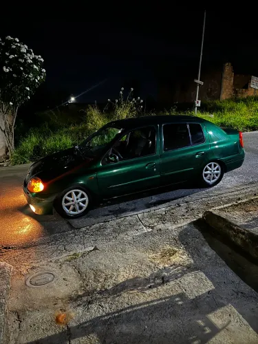 Renault Clio Sed.rt/privil.1.0/1.0 Hi-pow.16v 4P 2001