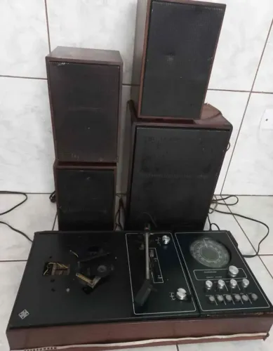  ANTIGO Aparelho de som Telefunken + 4 caixas no estado 