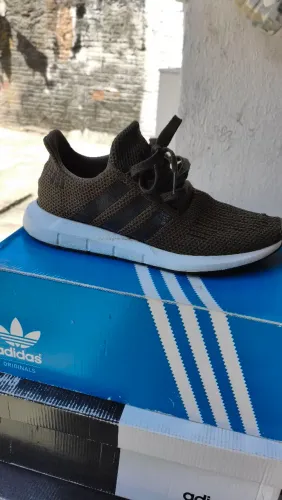Vendo 3 pares de tênis Adidas
