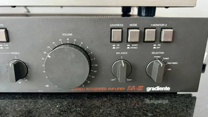Amplificador Gradiente Esotech IA-2 - Muito Novo - Funcionando 100%