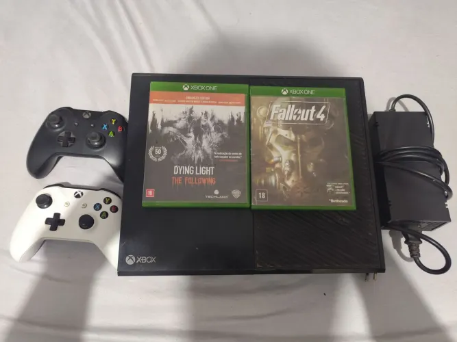 XBOX ONE FAT 500gb + 2 controles e 3 jogos USADO