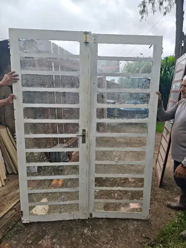 Porta dupla usada