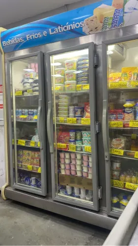 Vende-se freezer 3 portas