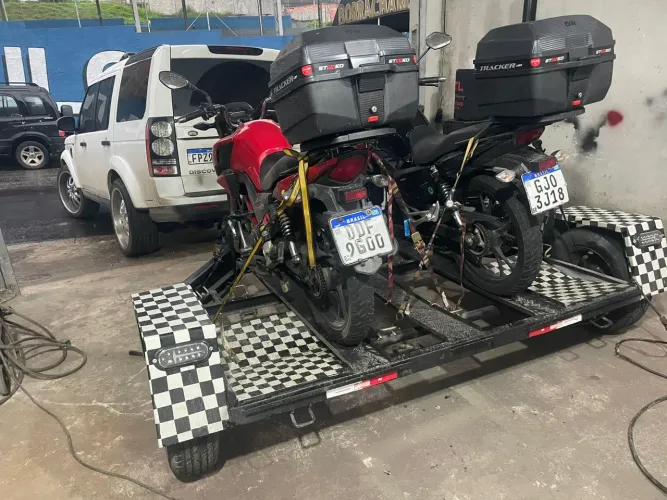 Carretinha asa delta para transporte de carro ou até 3 motos