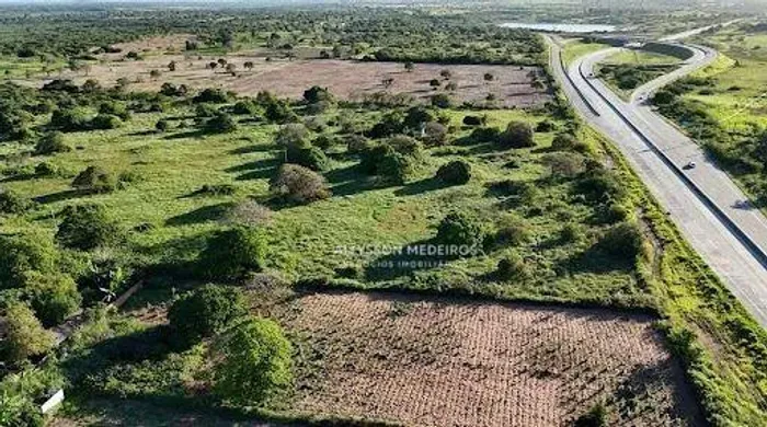 ÁREA ESTRATÉGICA ÀS MARGENS DA BR-304 | MACAÍBA/RN