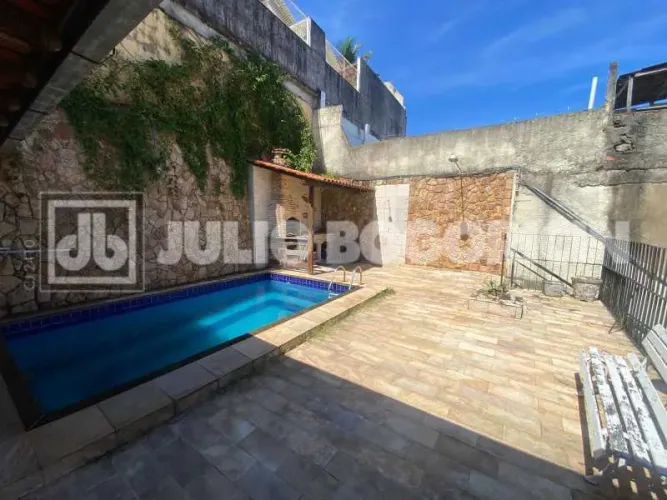 Casa de rua : Linear / Residencial / Bancários