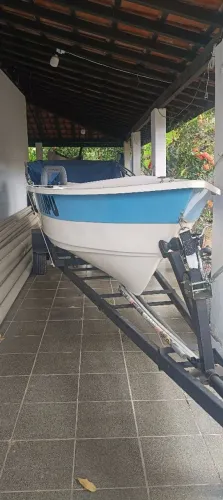 Lancha Dumar Motor 40 4T / 60 HS de uso