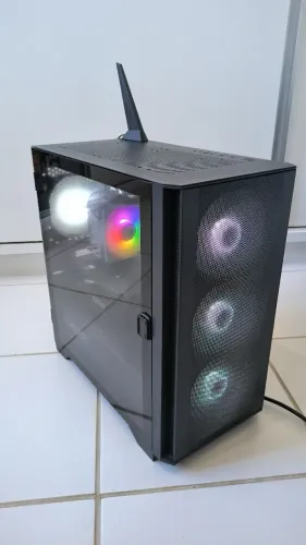 PC Gamer AMD Ryzen 5 9600X | RX 7600 8GB | 32GB DDR5 6000MHz | + Periféricos
