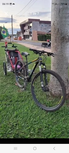 Reboque 3em 1 e bicicleta para criança.