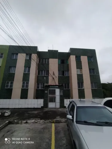 Cód. 081 Resgate 2/4 Vazio com Estacionamento no Cond. Colina Verde