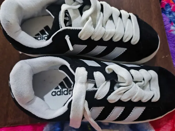 VENDO TÊNIS ORIGINAL ADIDAS CAMPUS 00S,NUNCA USADO NÚMERO 37,FORMA PEQUENA ,UNISEX,