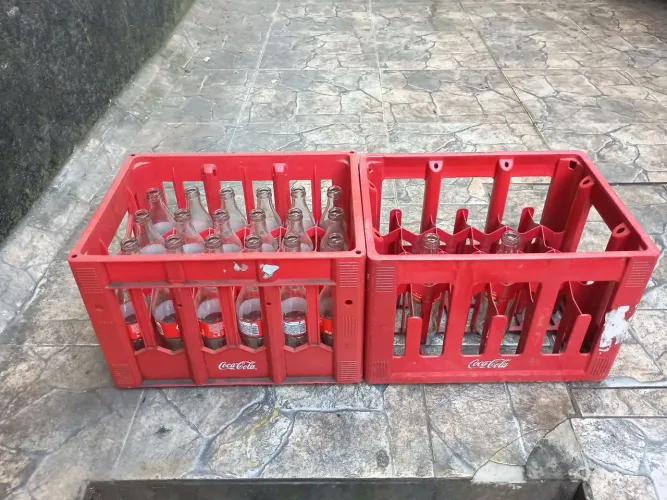 ENGRADADO DE COCA COLA 290ML VAZIOS COM 26 GARRAFAS