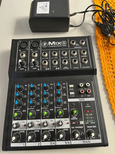 Mesa de som Mackie Mix8 