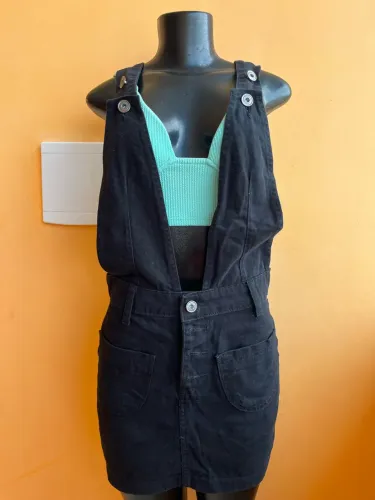 JARDINEIRA JEANS PRETO