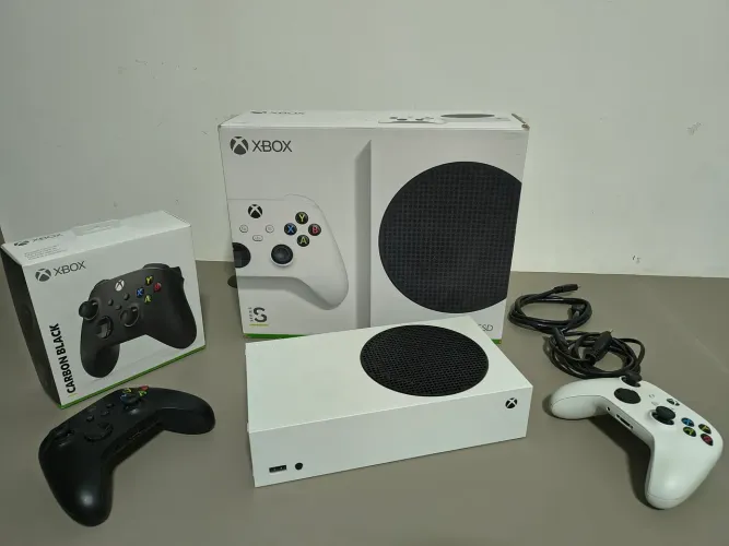 Xbox Séries S com 2 controles super novo