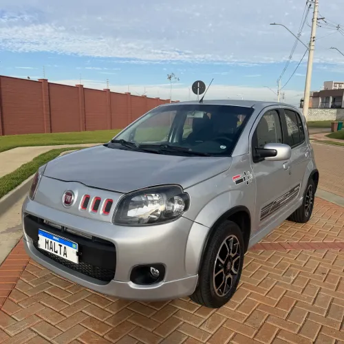 Fiat Uno Sporting 1.4 EVO Fire Flex 8V 4P 2012