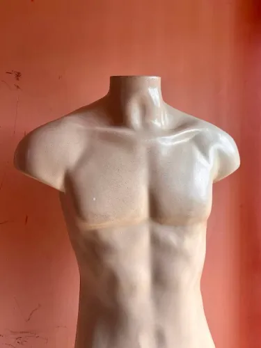 Manequim masculino corpo inteiro