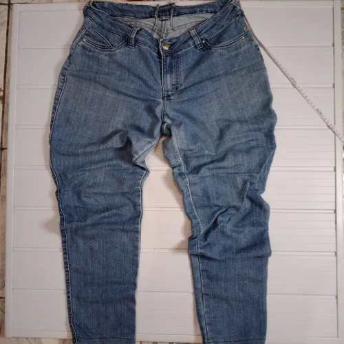 Calça jeans feminina calça jeans azul usada 