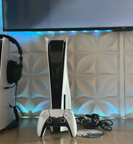 Vendo ou Troco PS5 Mídia física e Digital Novinho Completo