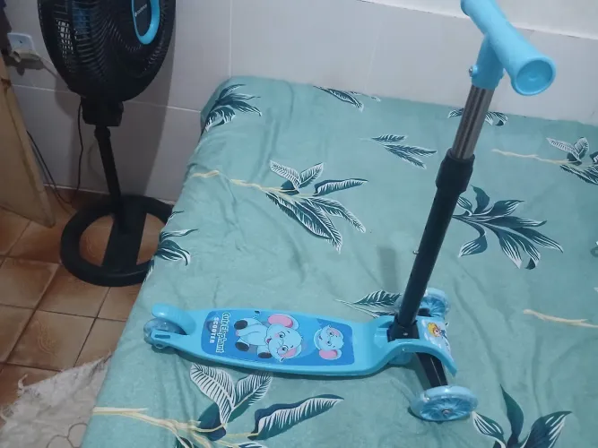 Patinete novo para menino de 2 a 5 anos