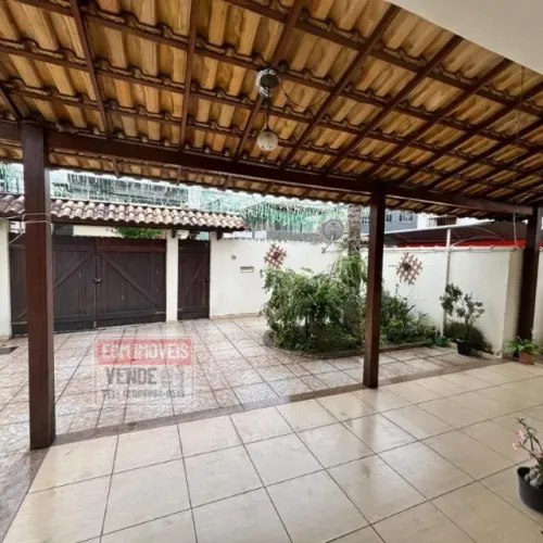 Cód: EDM2440 ROCHA: Casa est.colonial, 3Qrts, suíte, closet, grag.3Carros, quintal