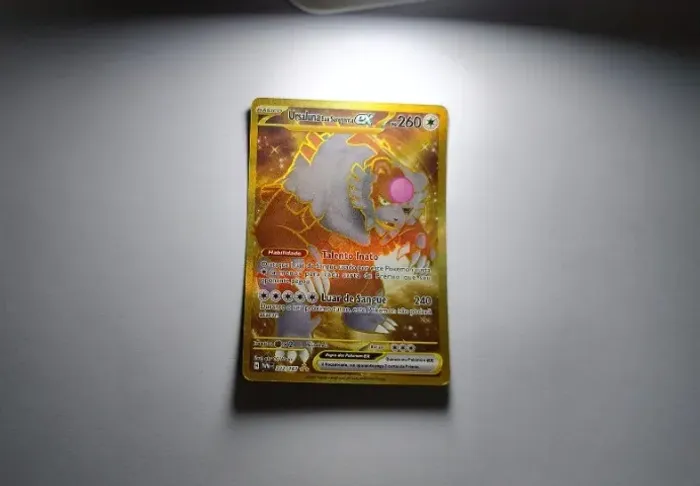 Carta Pokémon Ursaluna Lua Sangrenta ex 222/167 (Gold Secret)