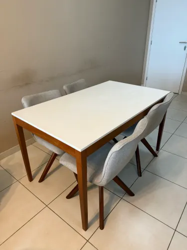 Conjunto Mesa de Jantar + 4 cadeiras Tok Stok