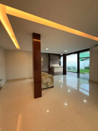 CASA NO CONDOMÍNIO INTERLAGOS