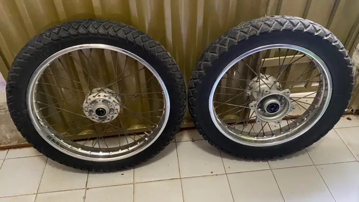 Vendo par de aros para bros 160