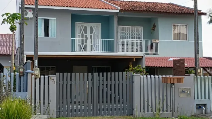 Alugo casa na praia com 4 quartos (Sobrado)