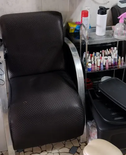 manicure , cadeira pra atendimento salão .