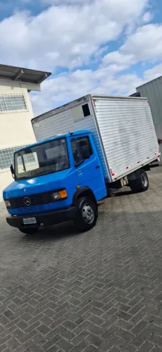 2003 Mercedes-Benz mb 710 3/4 ano 2003 com baú
