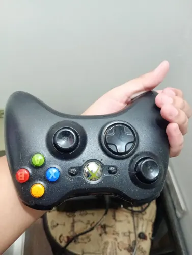 Xbox360 sem garantia 1 controle o vdd tem adesivo tem mais de 10 jogos lego batman3jánofim