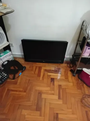 Tv LG 26"com mancha mas funciona 