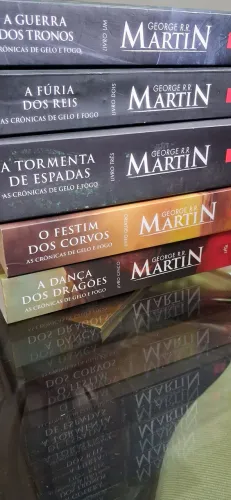 Box Livros Game of Thrones Coleção Crônicas de Gelo e Fogo - George R. R. Martin - kit