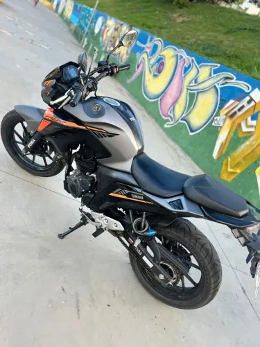 Vendo ou troco por carro