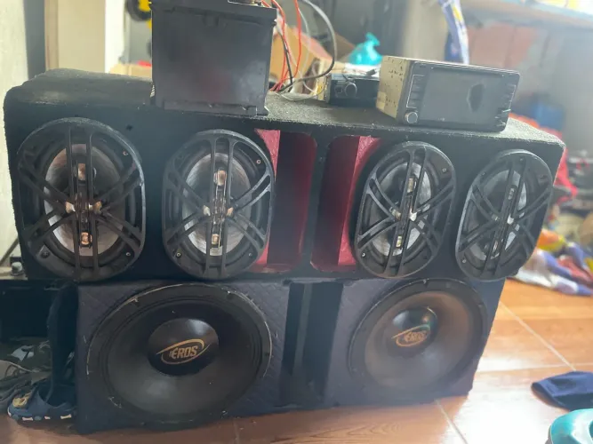 Vendo ou troco som automotivo
